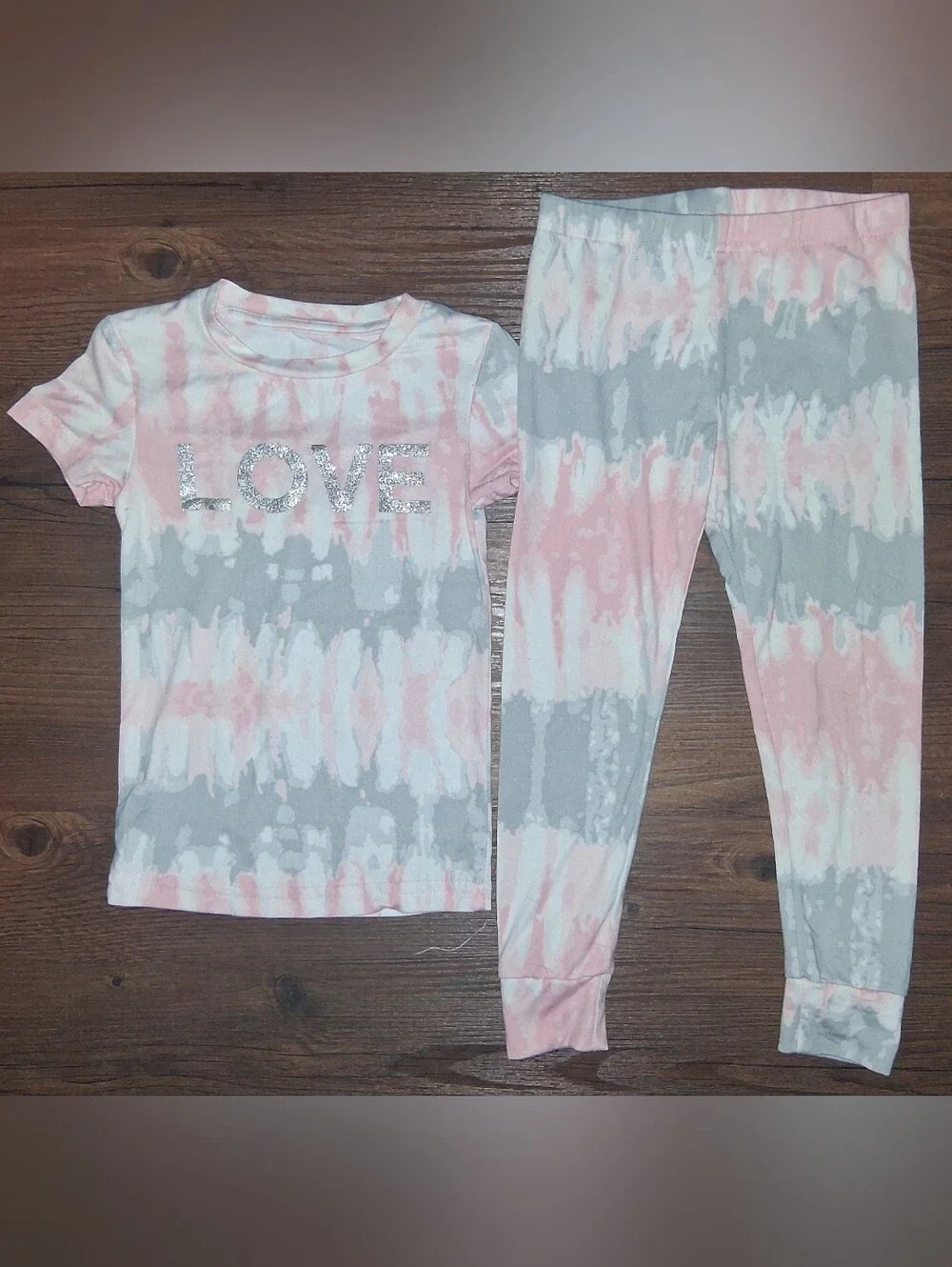 Tahari Girls Tie-Dye 'LOVE' Pajama Set - Pink & Gray